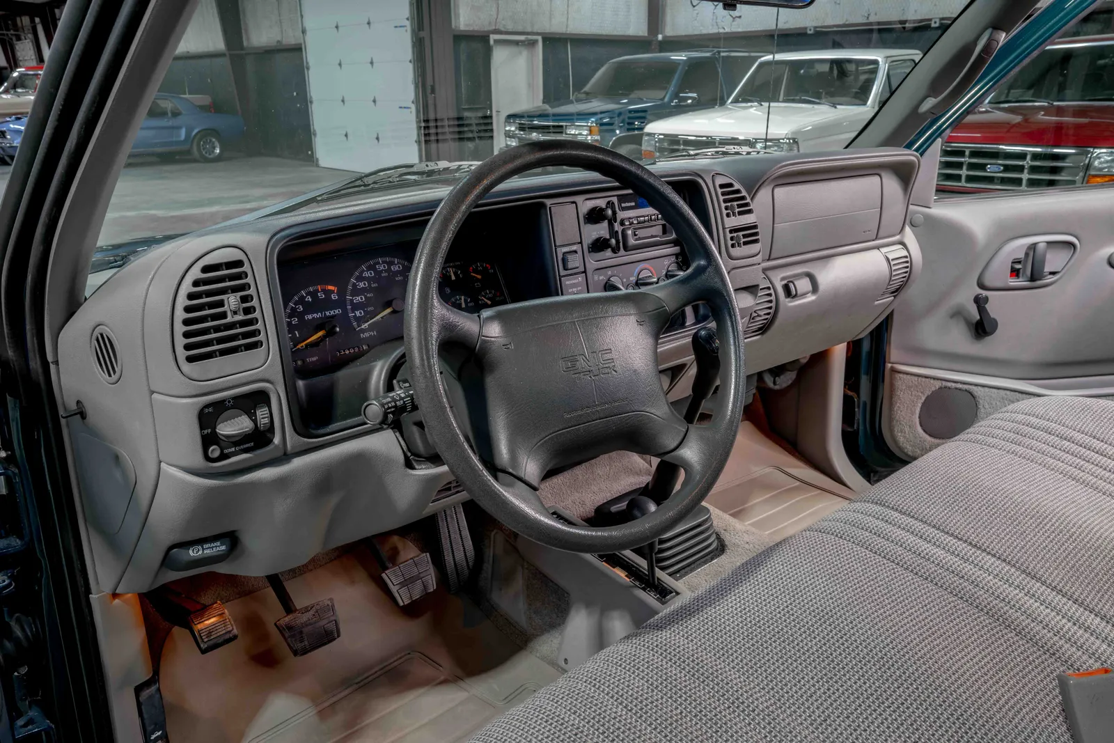 1997-GMC-Sierra-Emerald Green Metallic-1GTEK14M4VZ504525-46.jpg